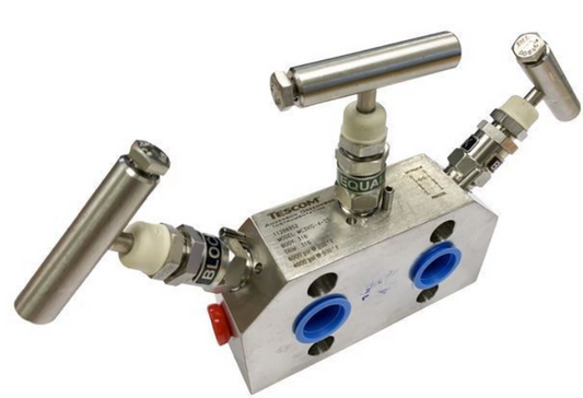 AGCO - ANDERSON GREENWOOD MANIFOLD 3 WAYS RANGE: 6000 PSI TYPE: MC3VIS-4